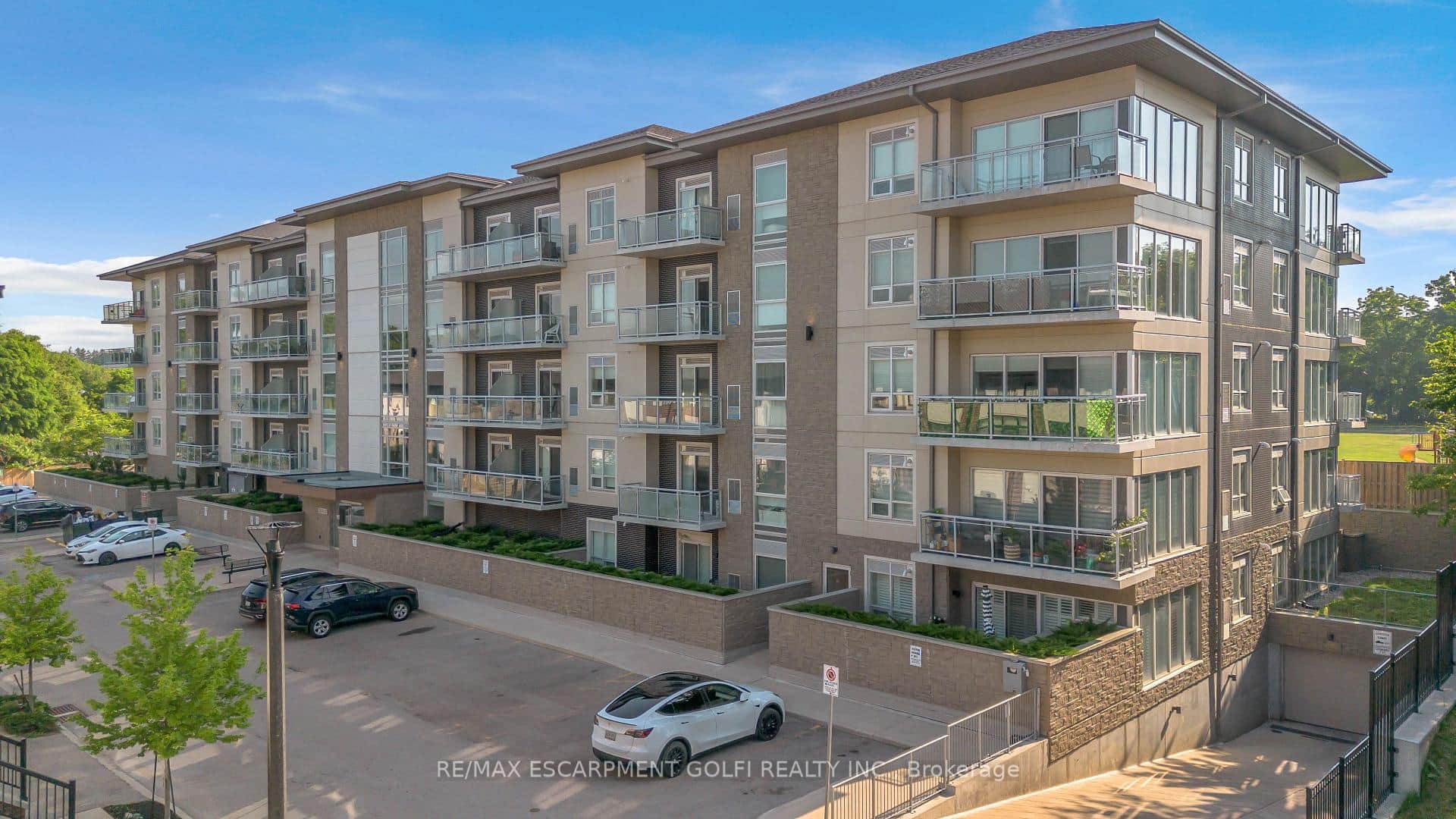 16 Markle Crescent Unit 208