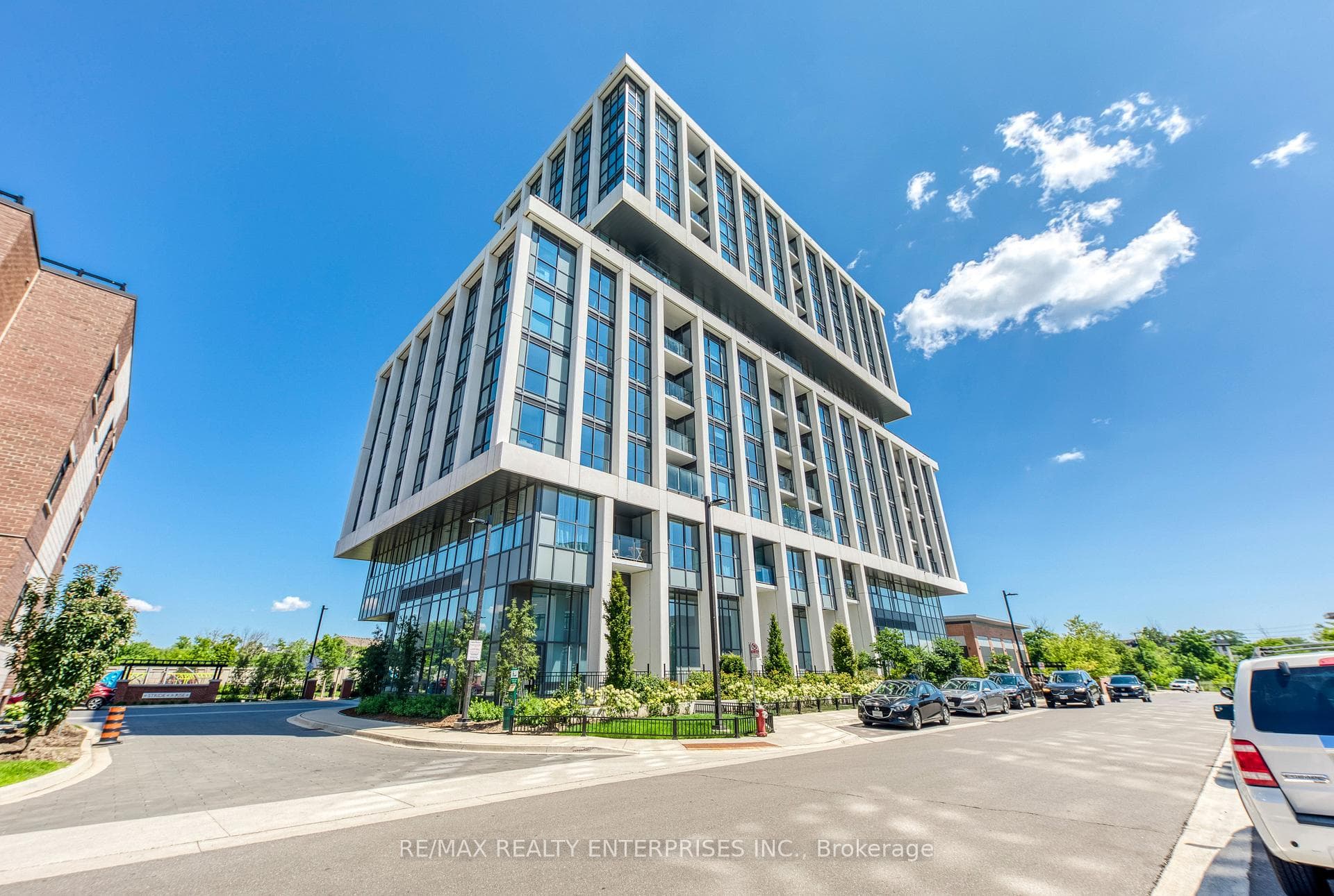 1063 Douglas McCurdy Common Unit 312