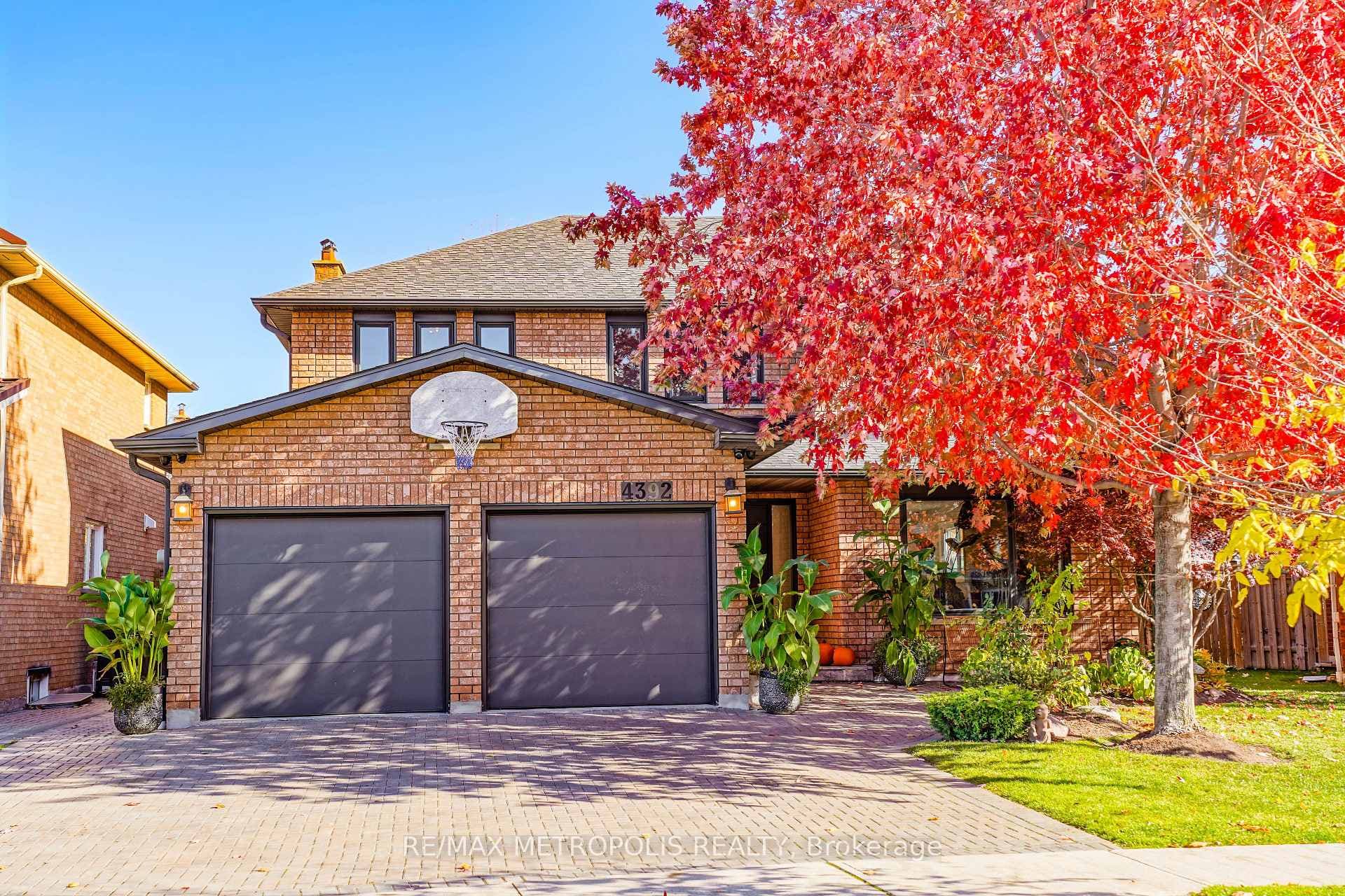 4392 Grassland Crescent
