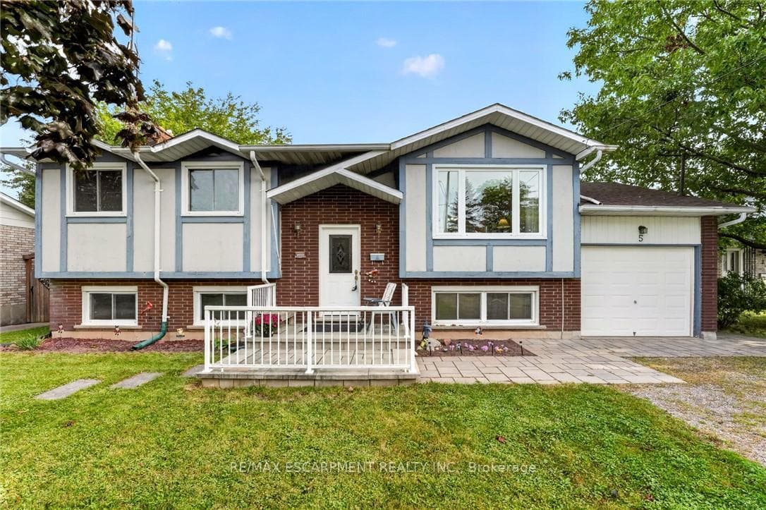 5 Brooks Circle