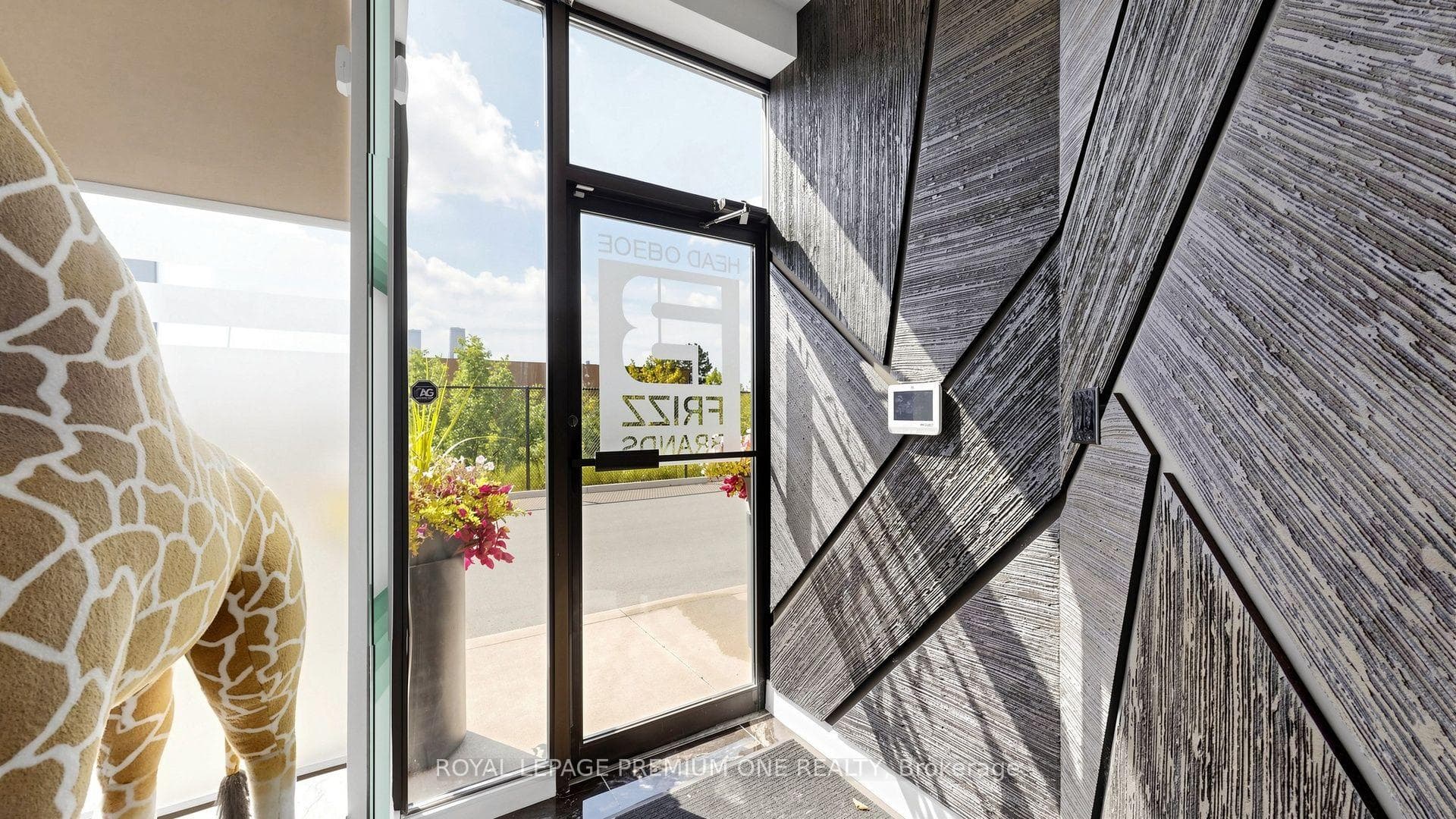 445 Edgeley Boulevard Unit 8