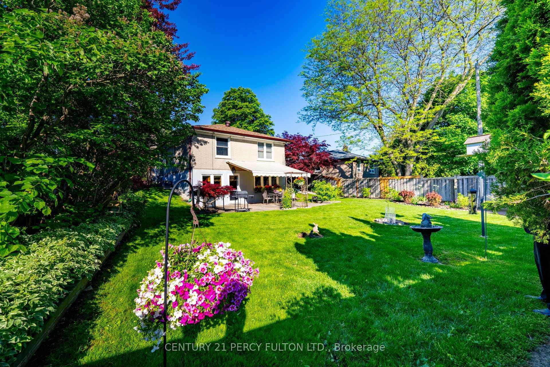 3 Henderson Avenue