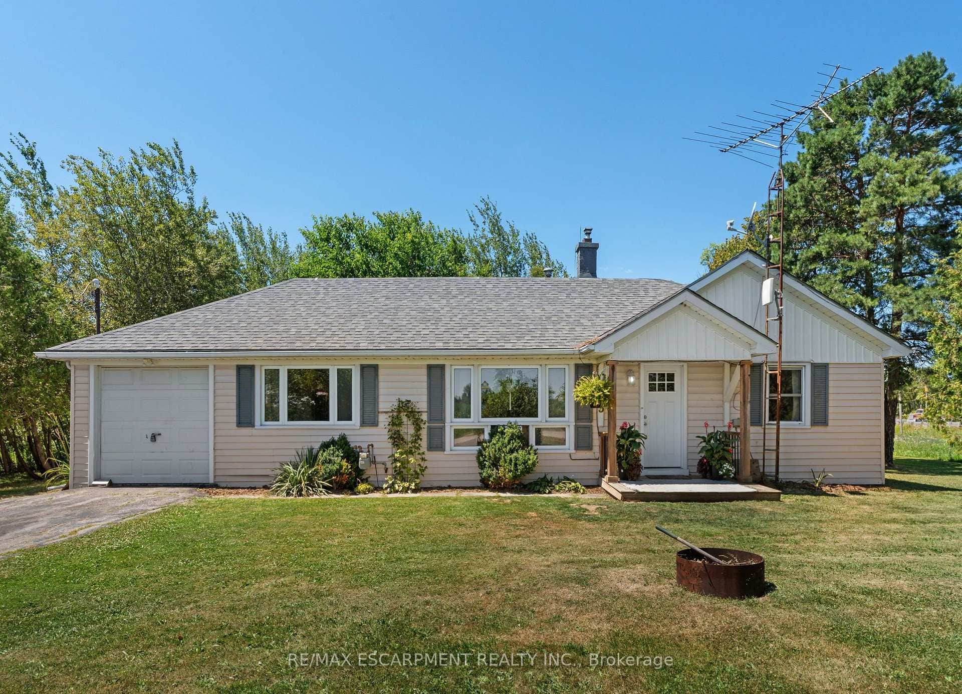 3 Bousfield Lane