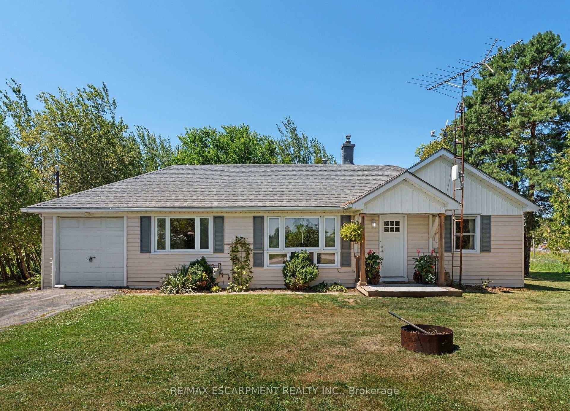 3 Bousfield Lane