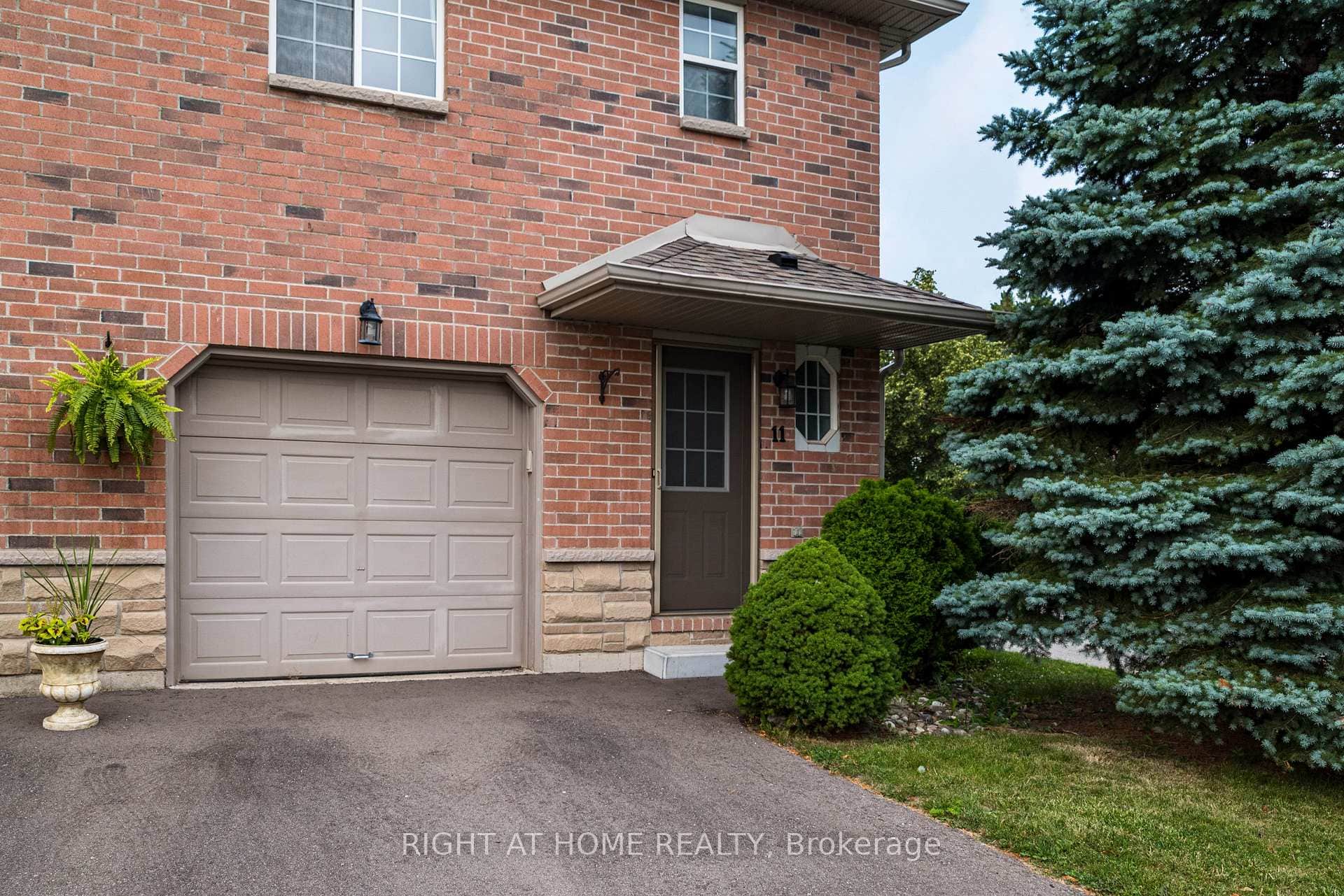 39 Pinewoods Drive Unit 11