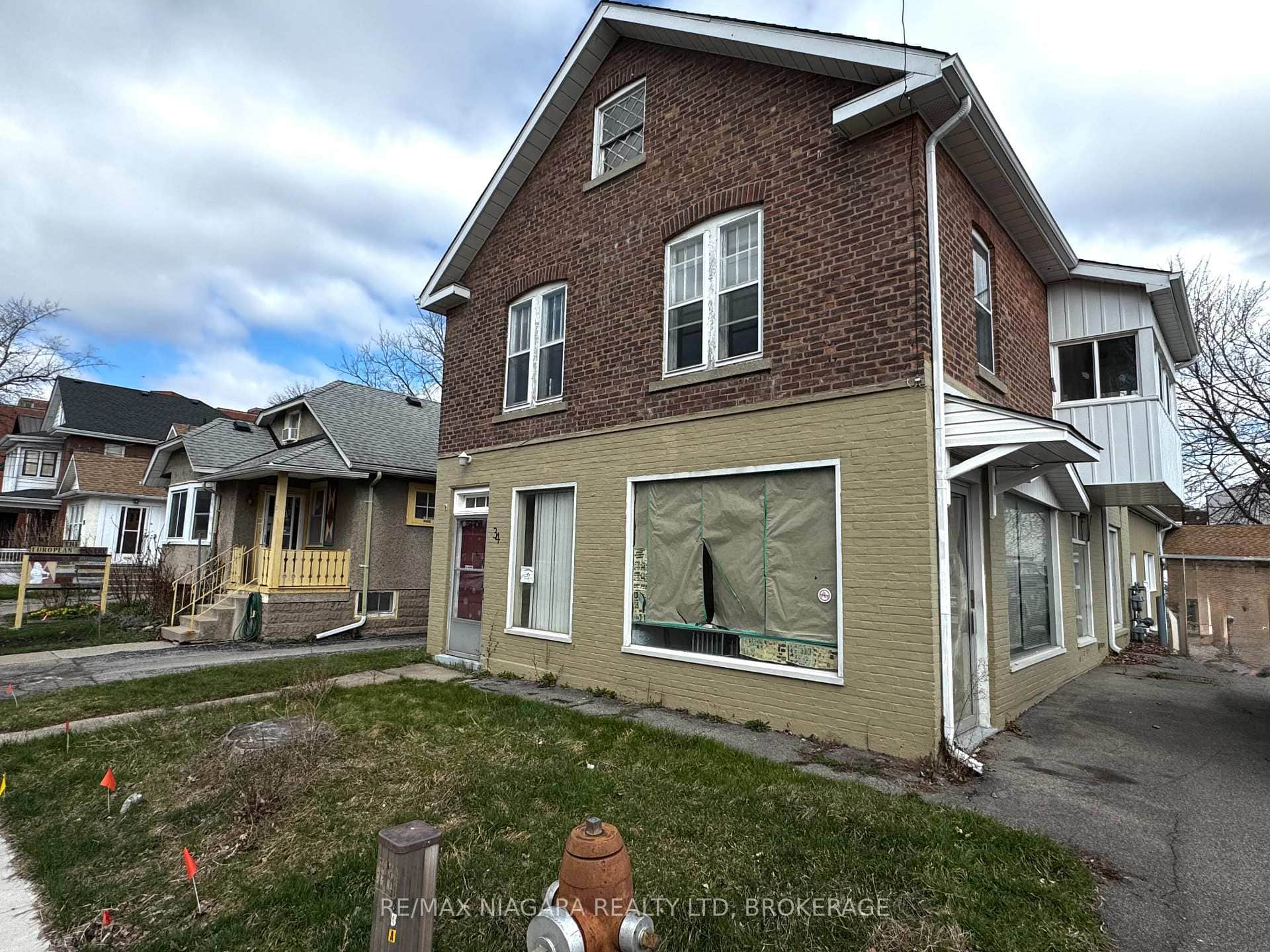 34 Avenue Place