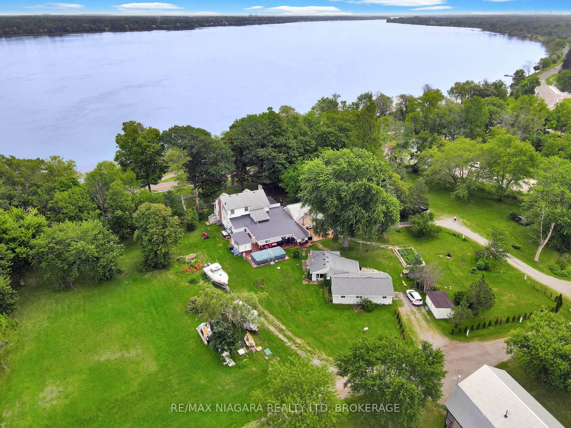 13693 Niagara River Parkway