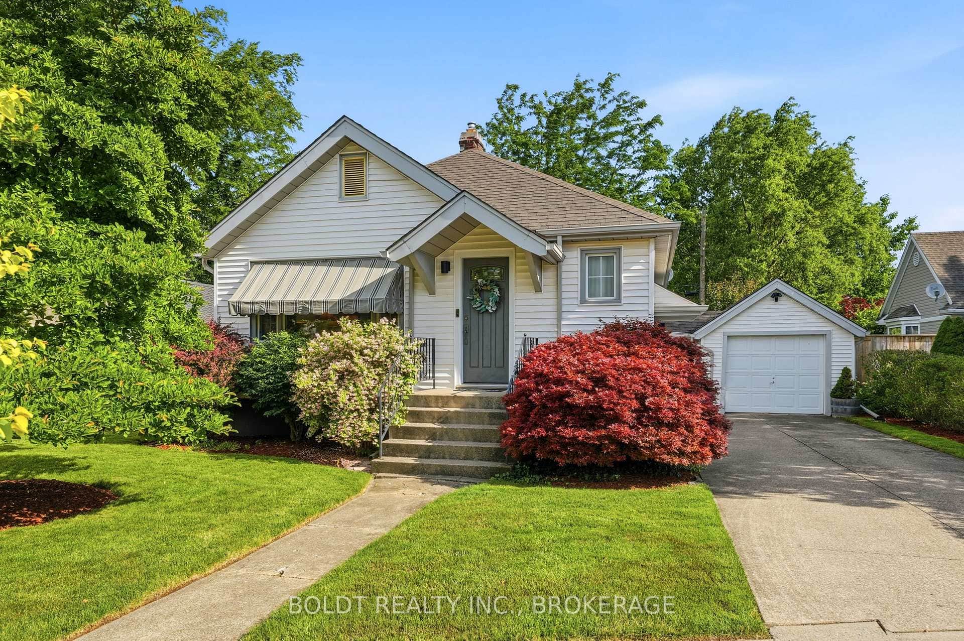 9 Woodgate Avenue