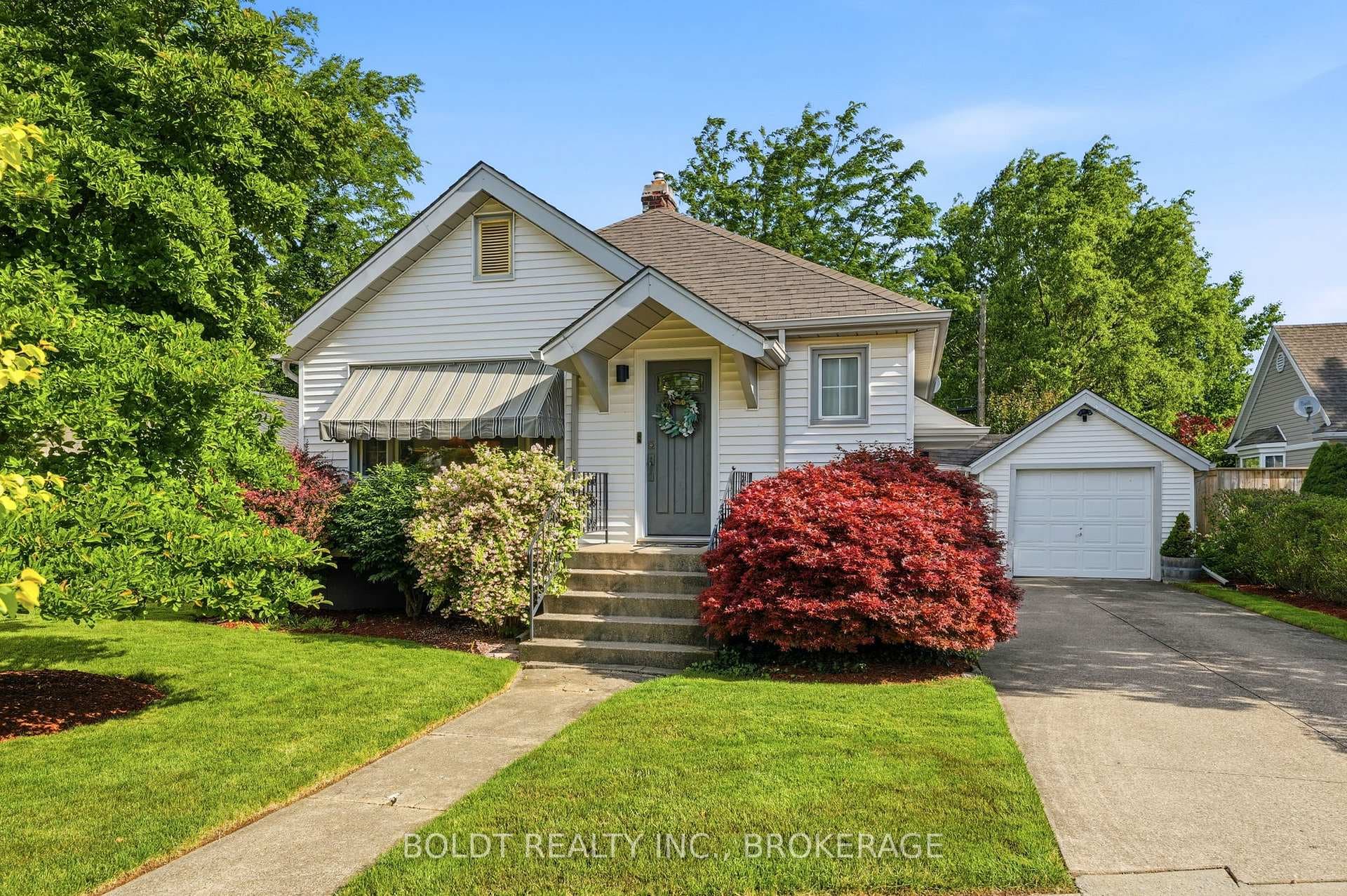 9 Woodgate Avenue