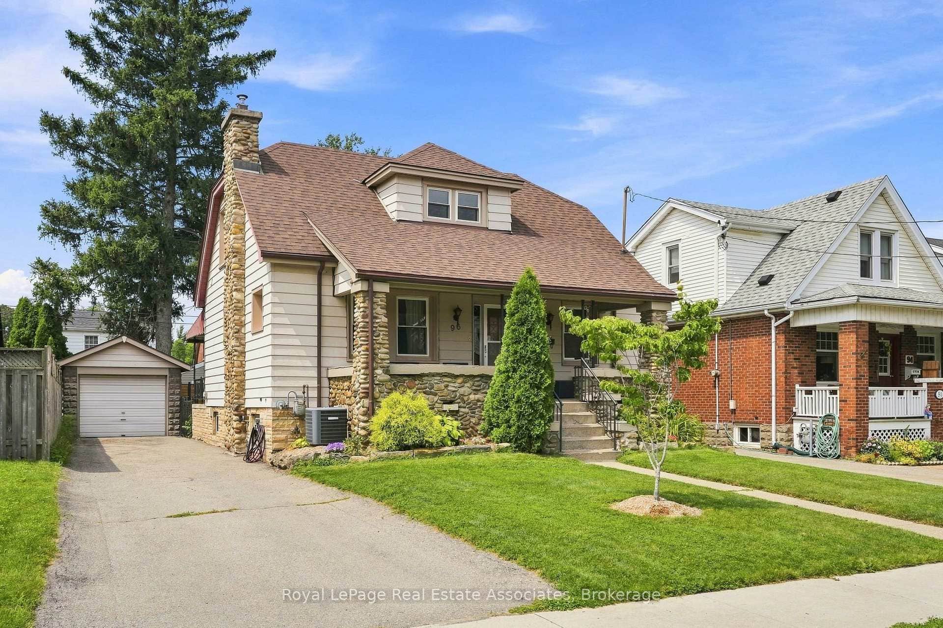 96 Huxley Avenue