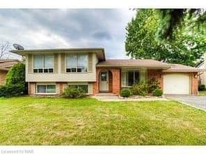 3237 Corry Crescent