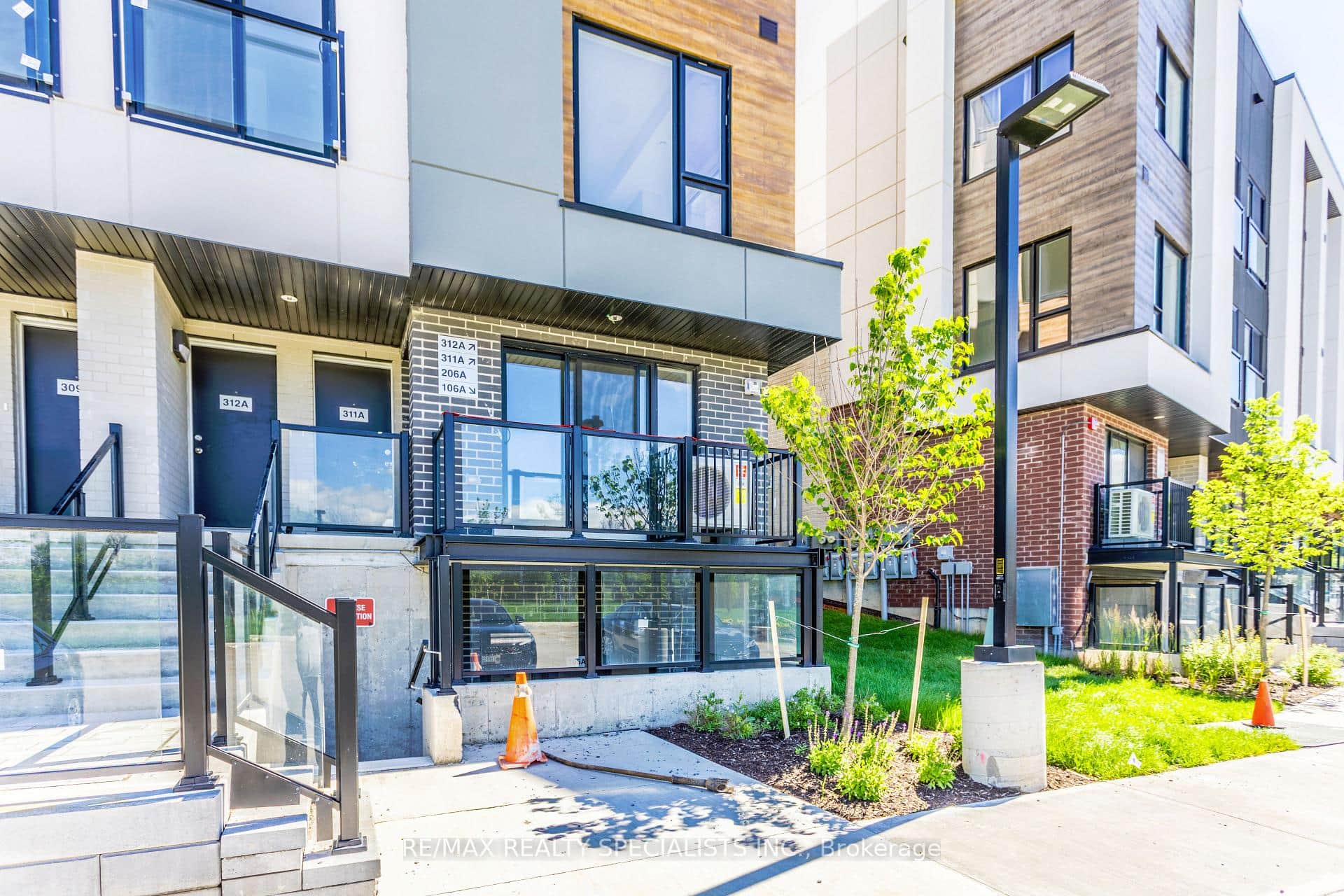 16 MELBOURNE Avenue Unit 106A