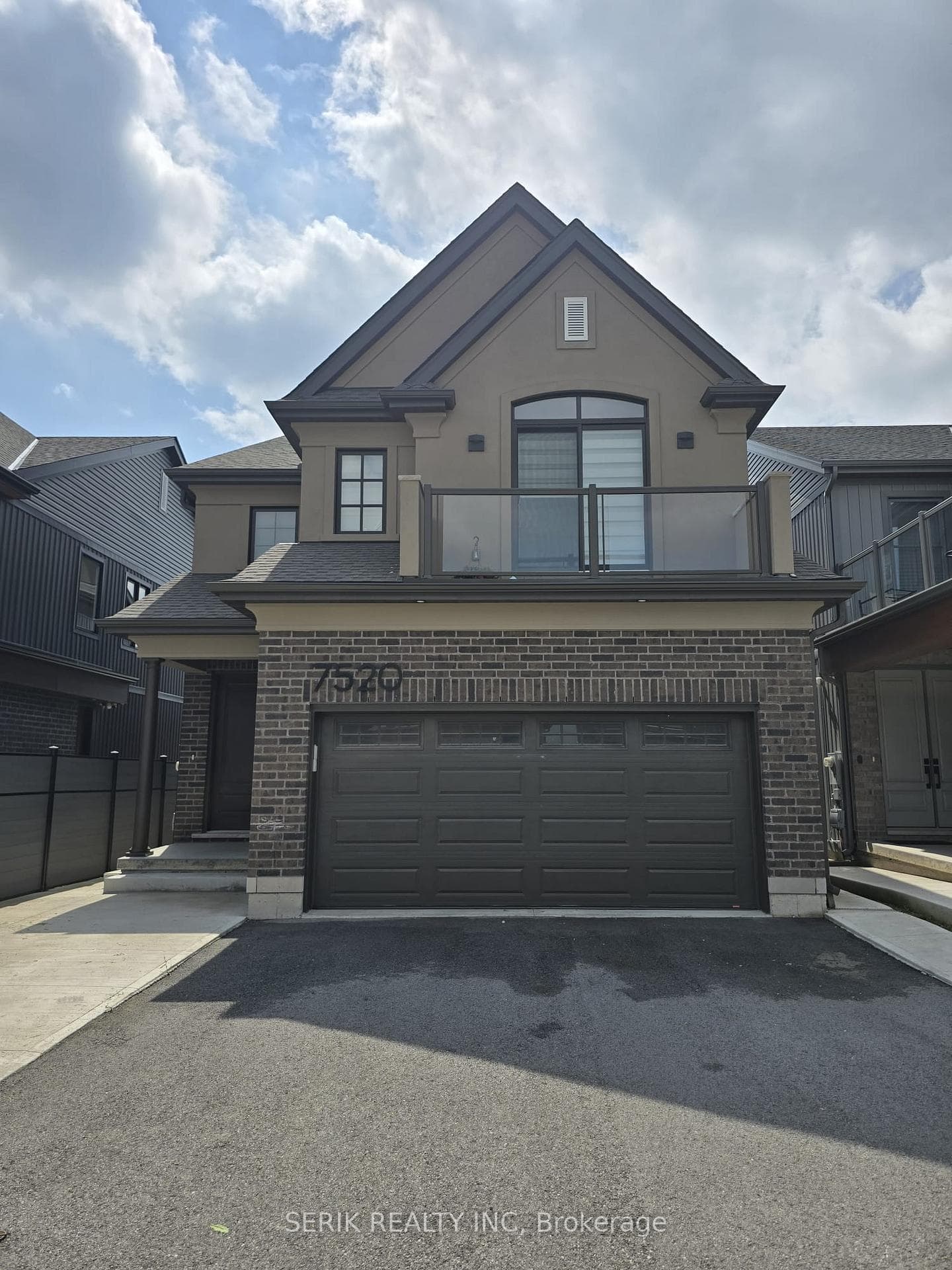 7520 Splendour Drive