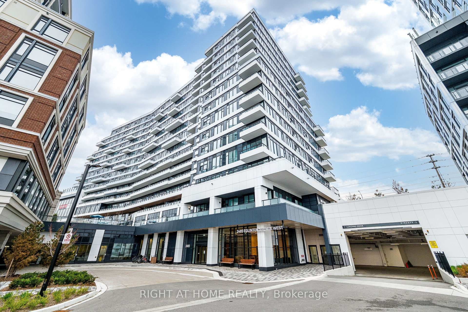 2485 Eglinton Avenue Unit 418