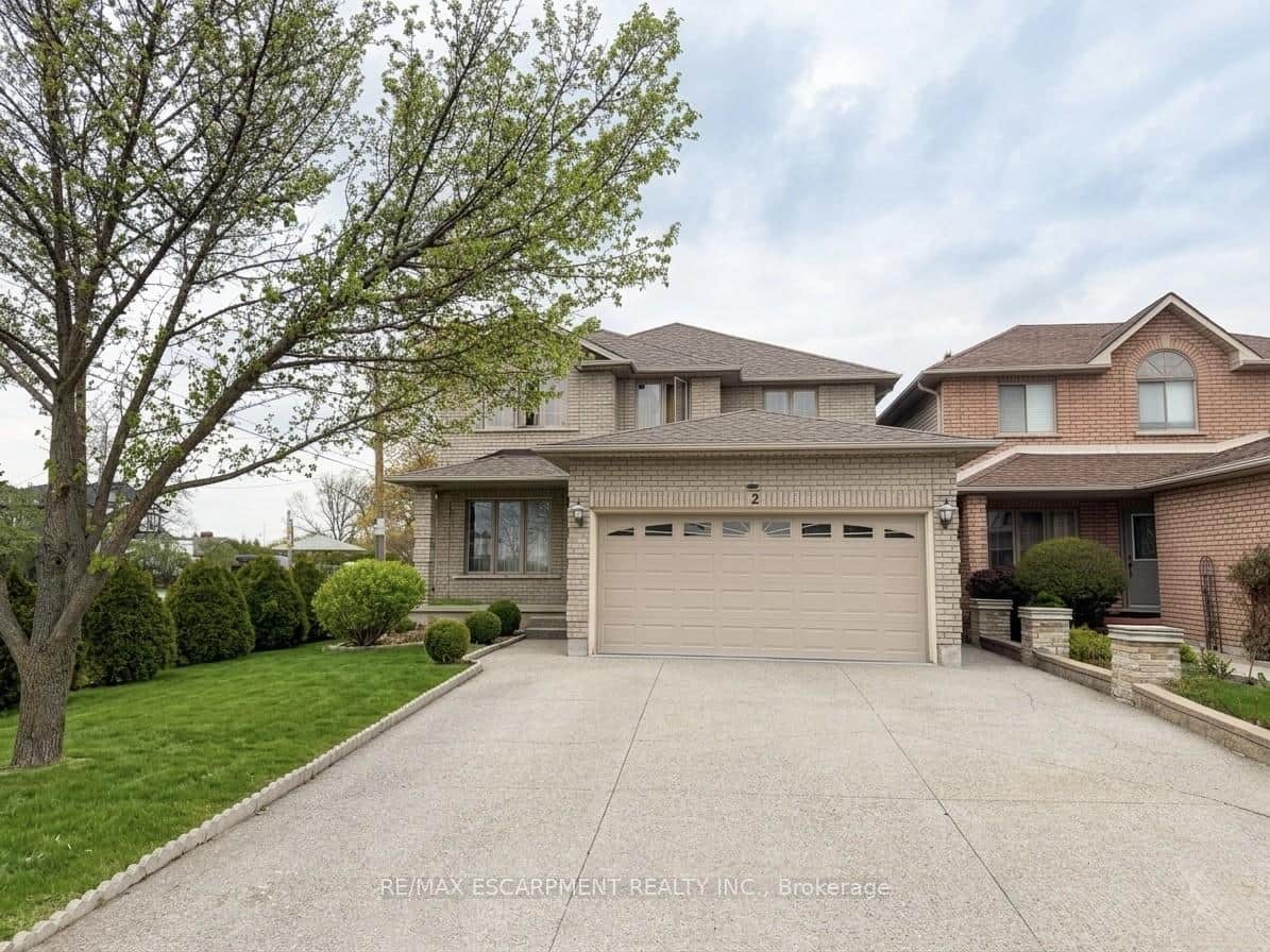 2 PINERIDGE Drive