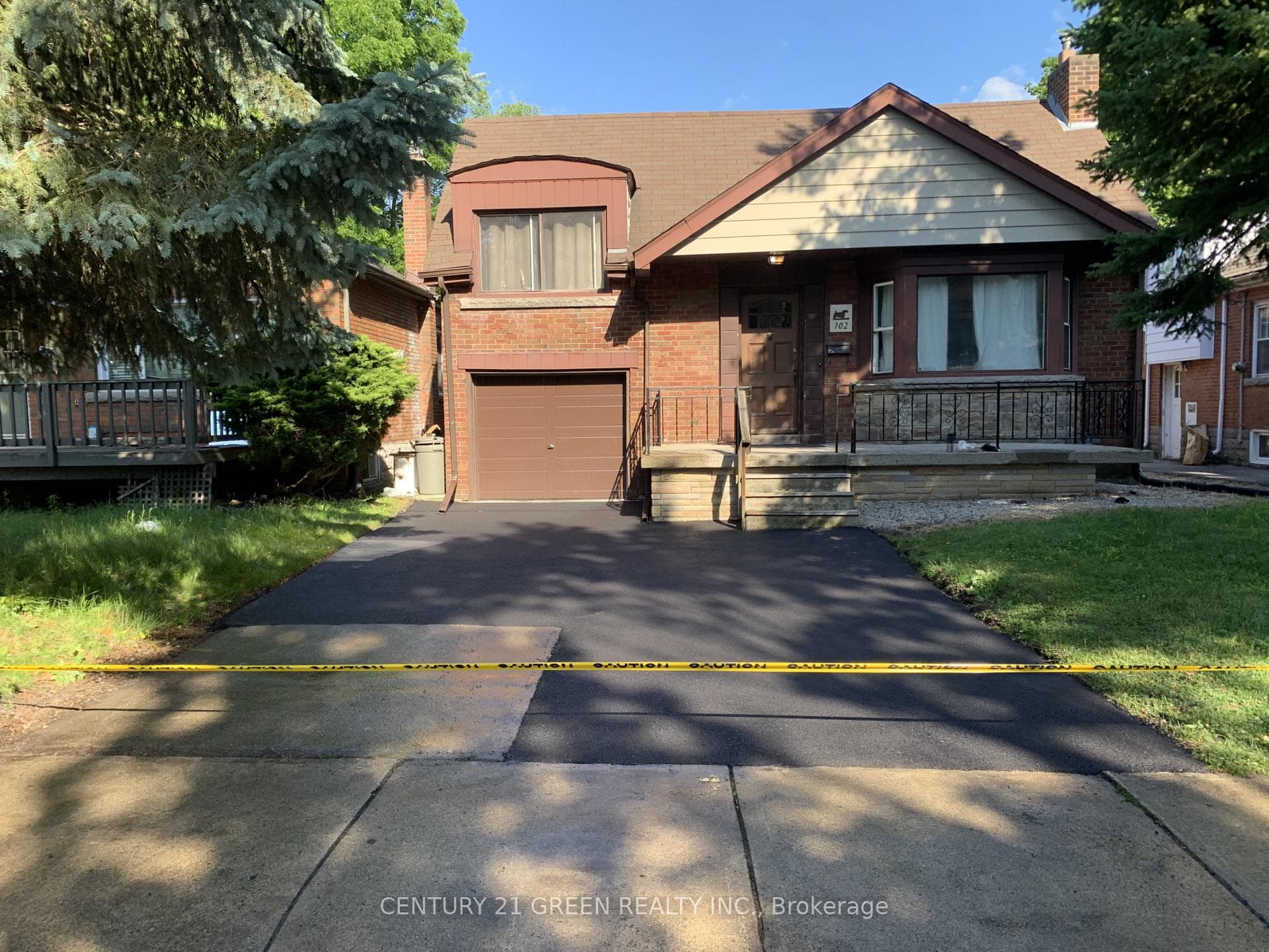 102 Dalewood Avenue