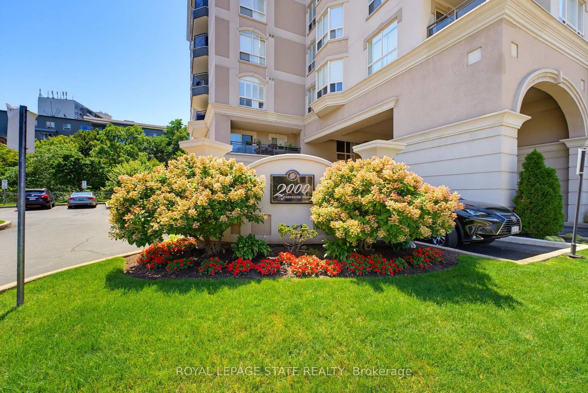 2000 Creekside Drive Unit 605