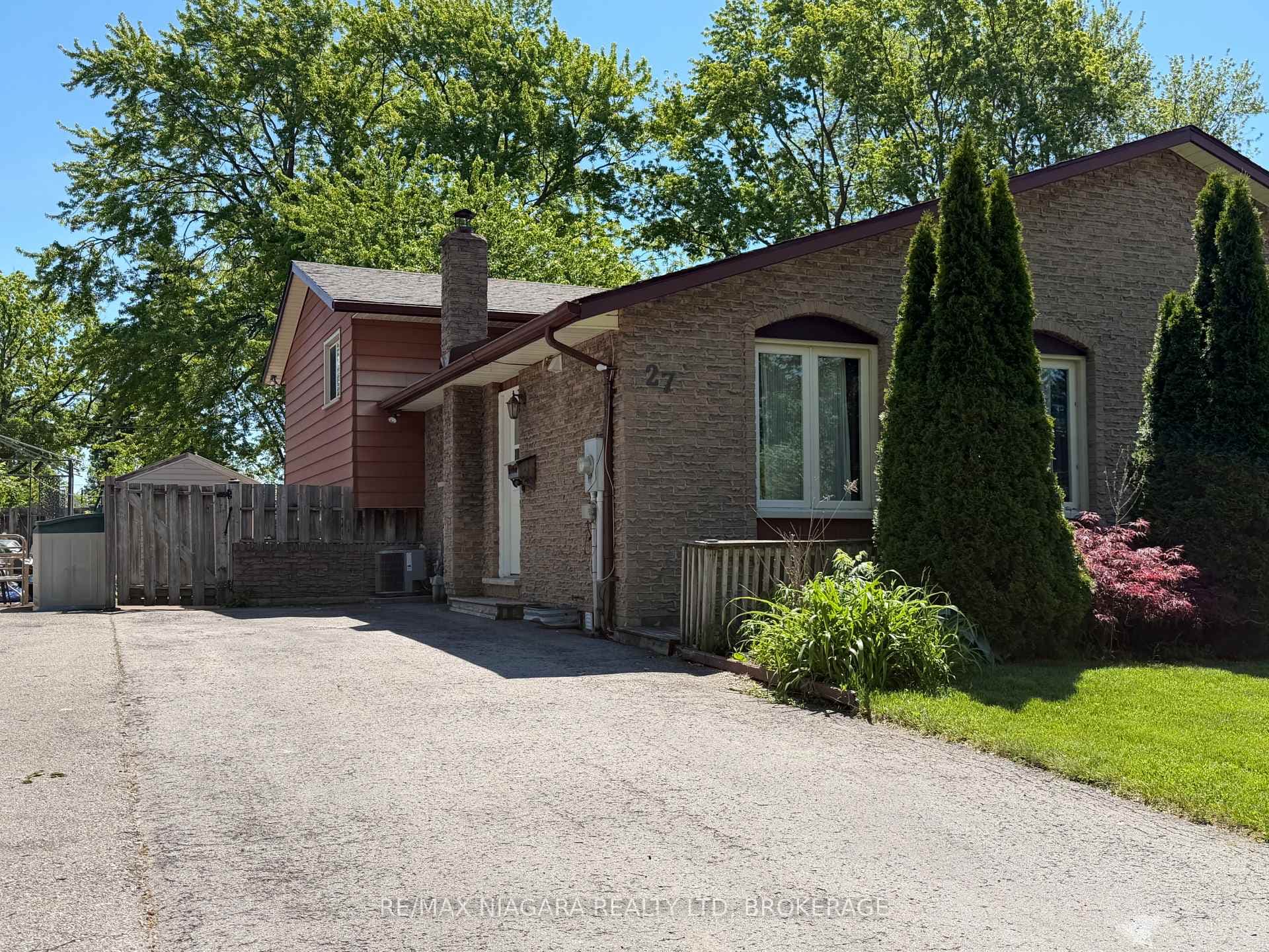 27 Nottingham Court Unit UPPER