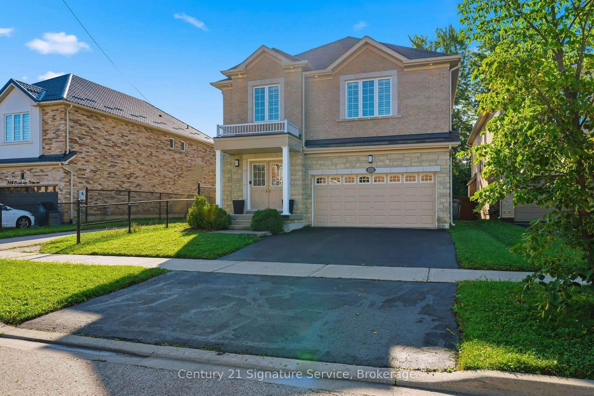 322 Comiskey Crescent