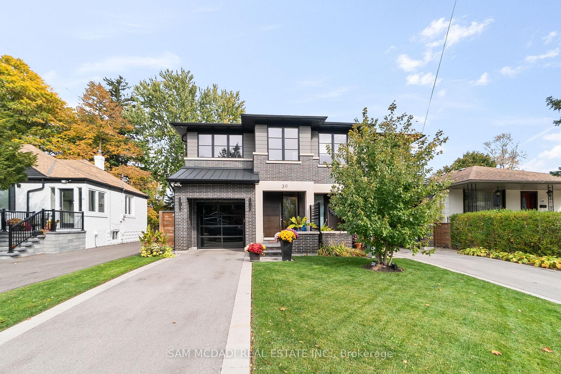 39 Oakwood Avenue