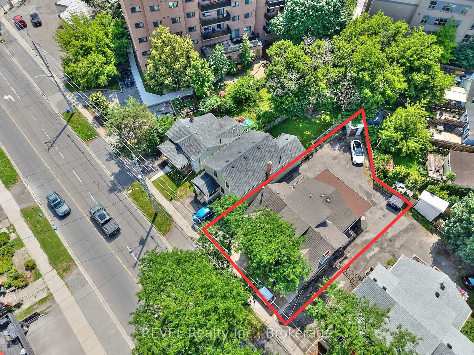 50 Welland Avenue