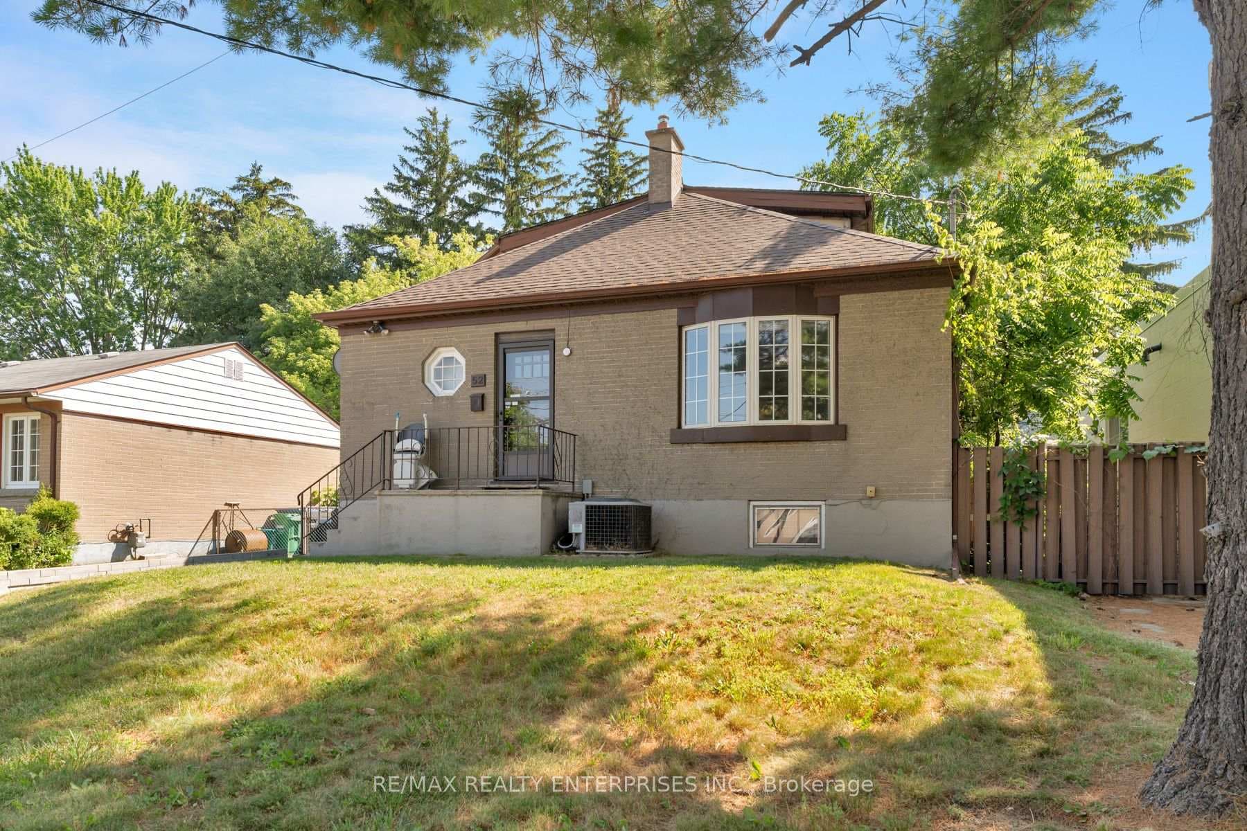 52 Briarwood Avenue