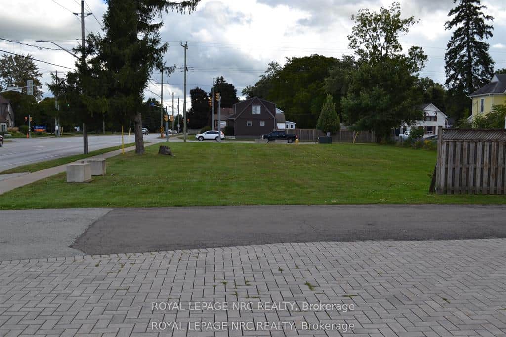 High traffic corner lot