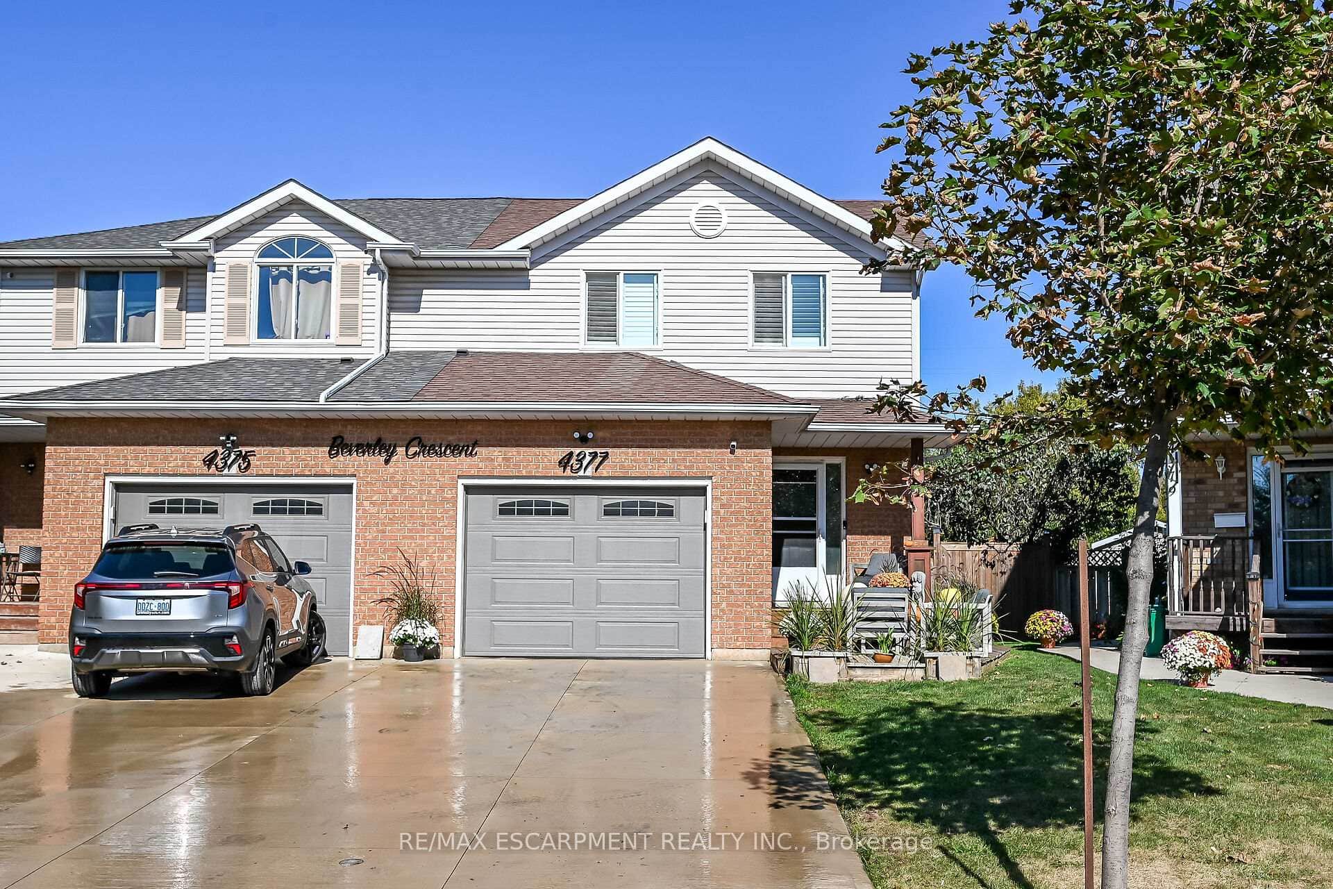 4377 Beverley Crescent