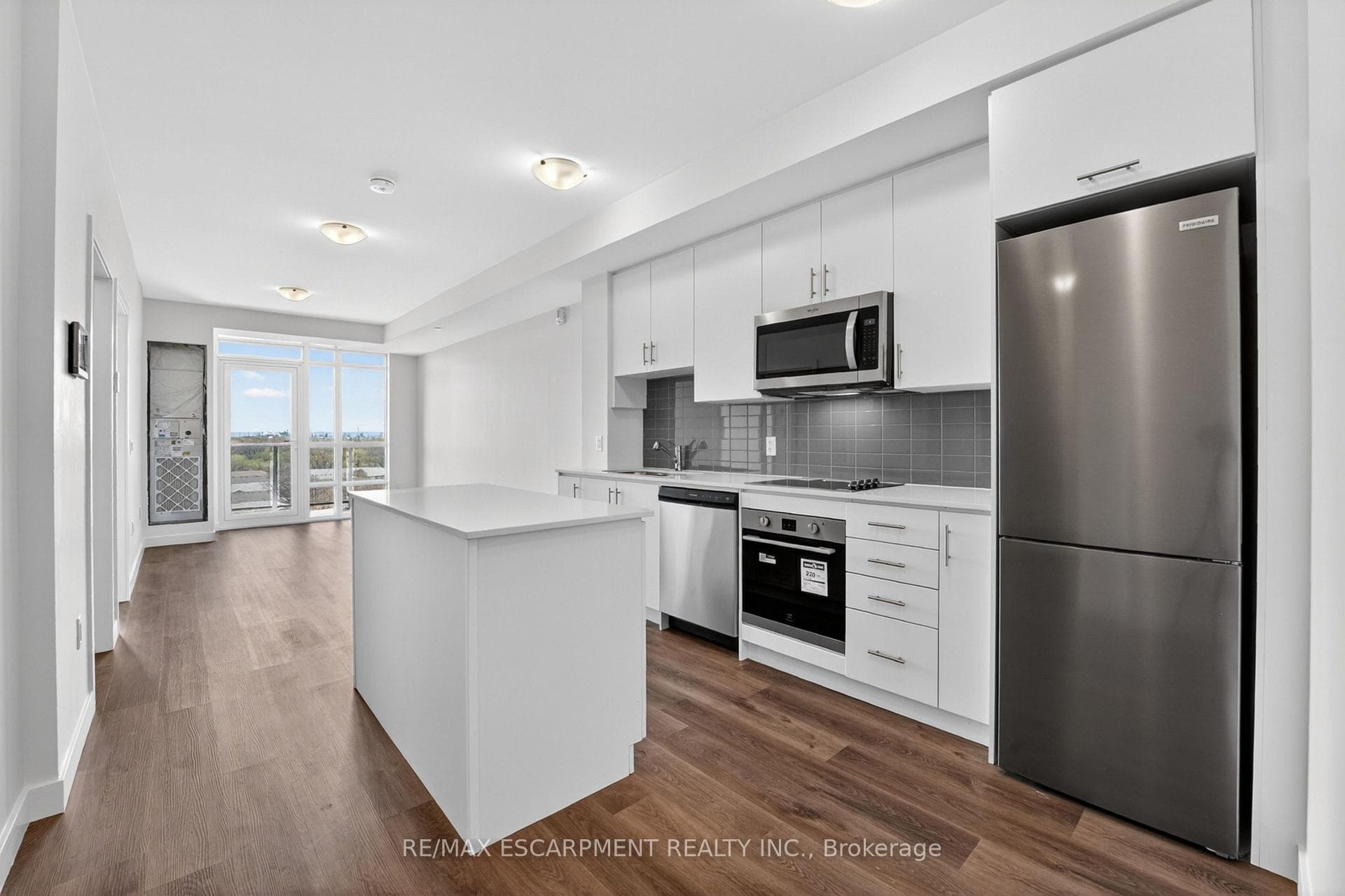 461 Green Road Unit 822