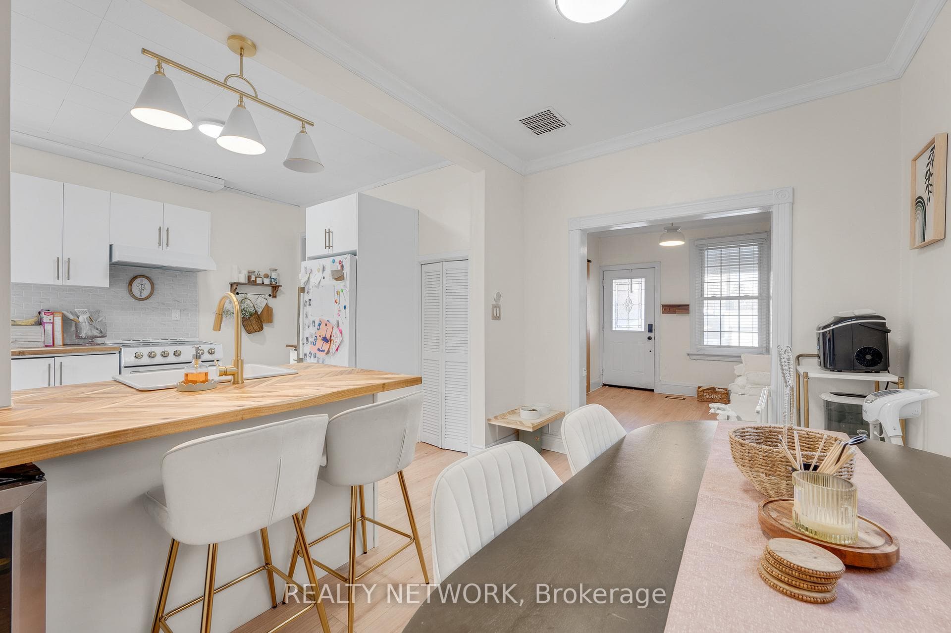 6 Ben Lomond Place