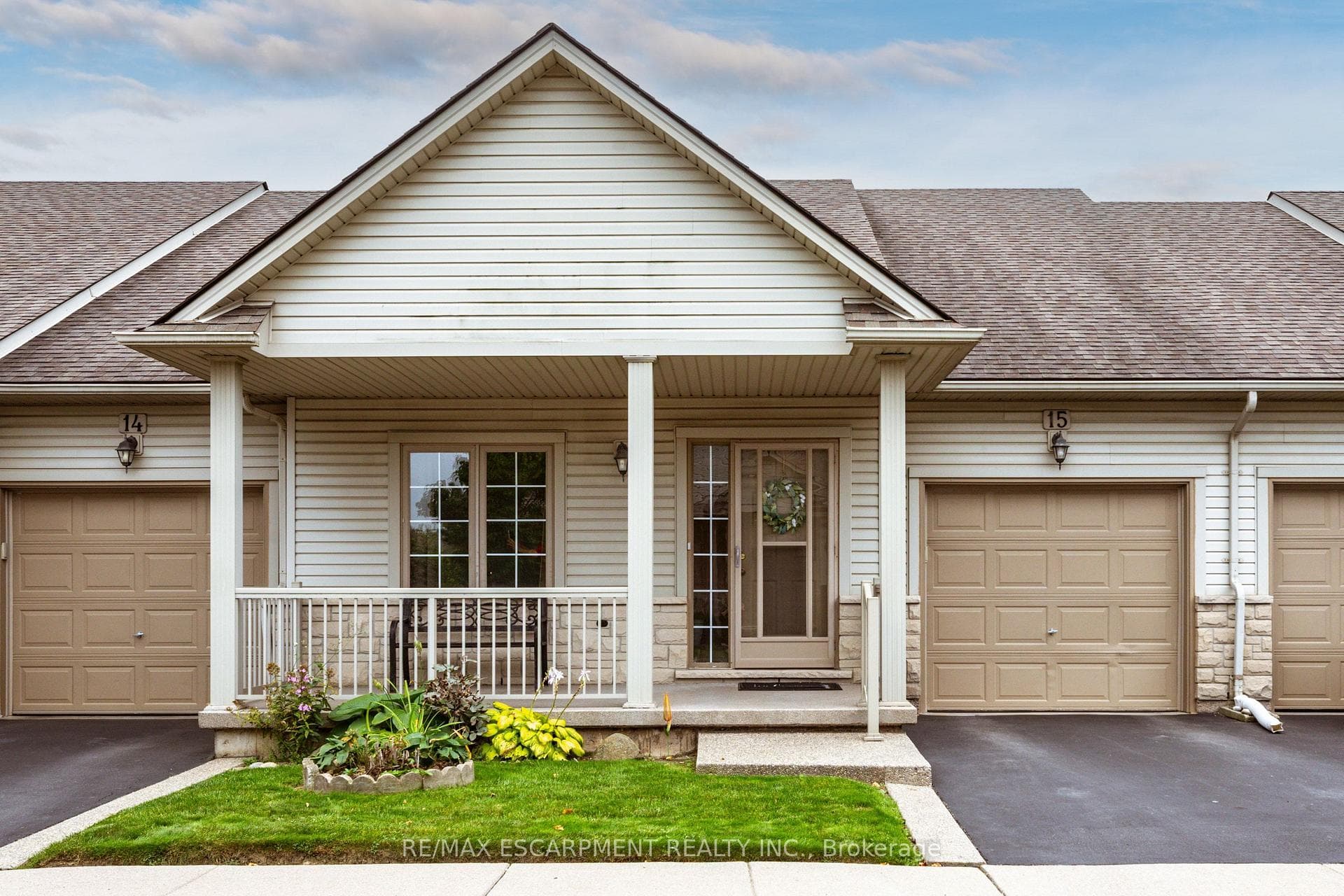 130 SOUTHBROOK Drive Unit 15