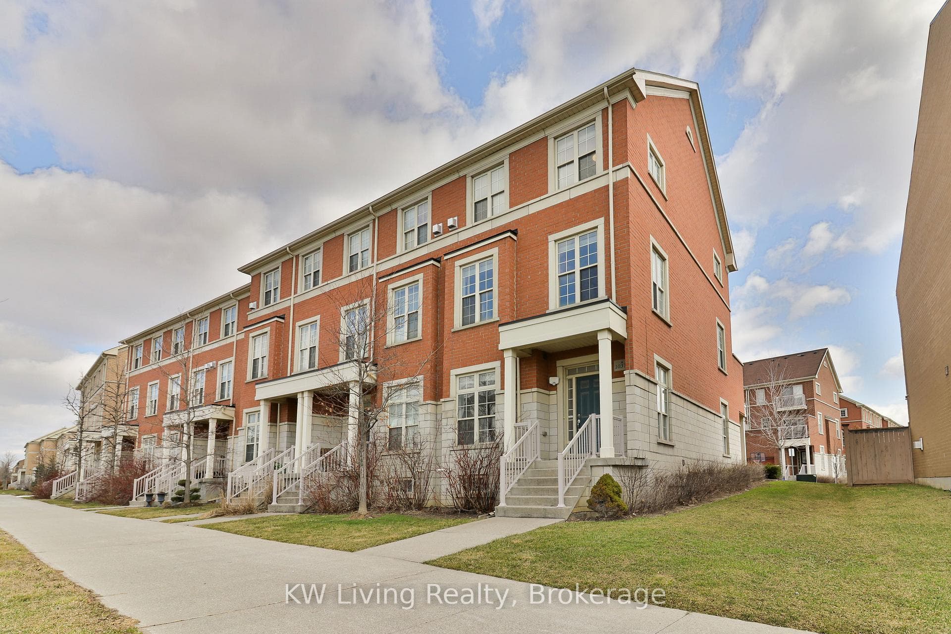 10373 Woodbine Avenue
