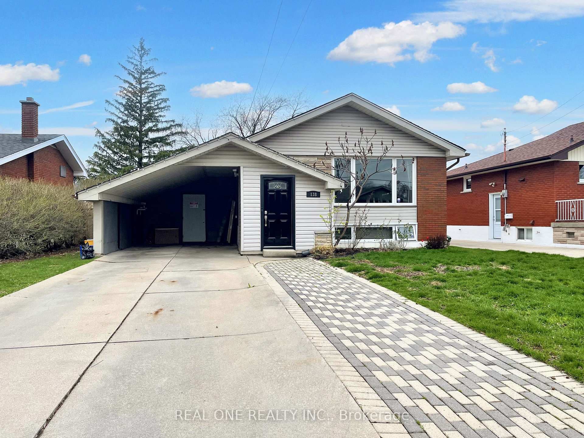 138 Welbourn Drive Unit upper