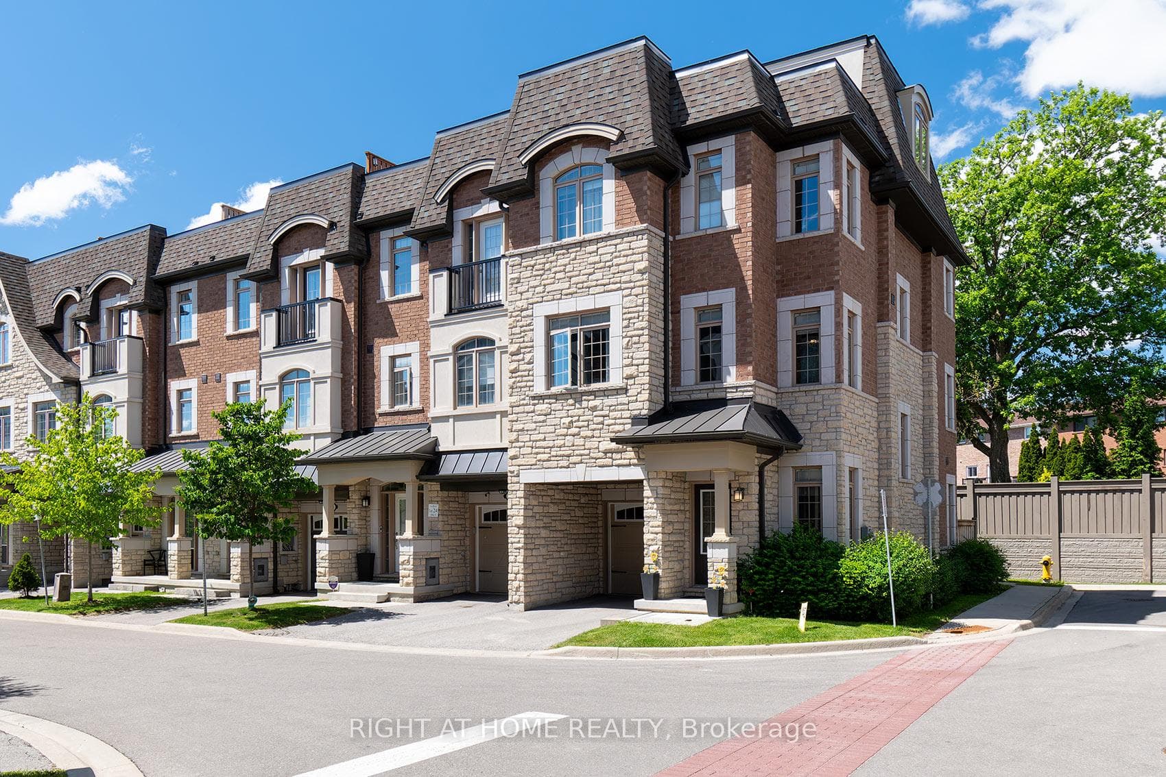 2 Queen Mary Court
