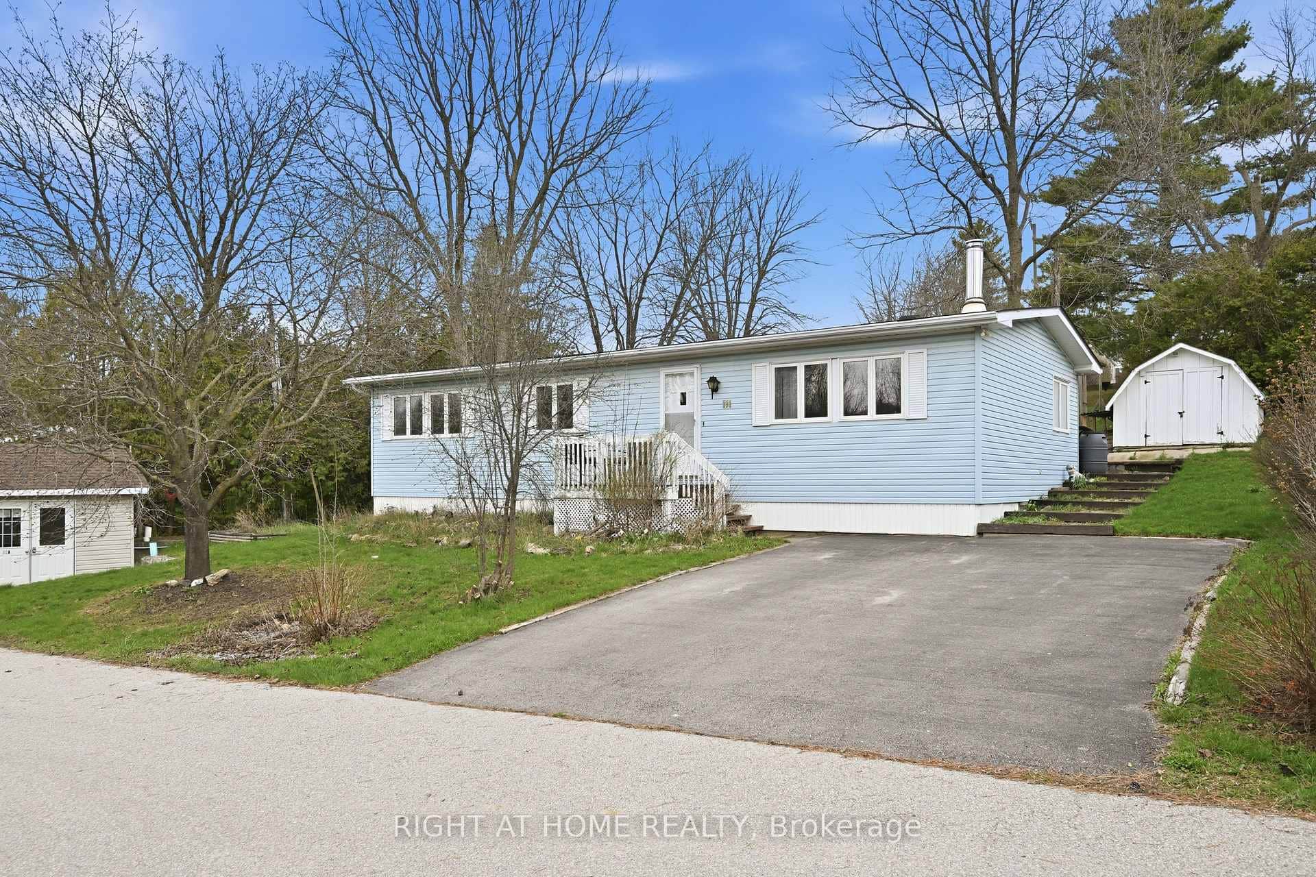1294 8th Concession Road Unit 131
