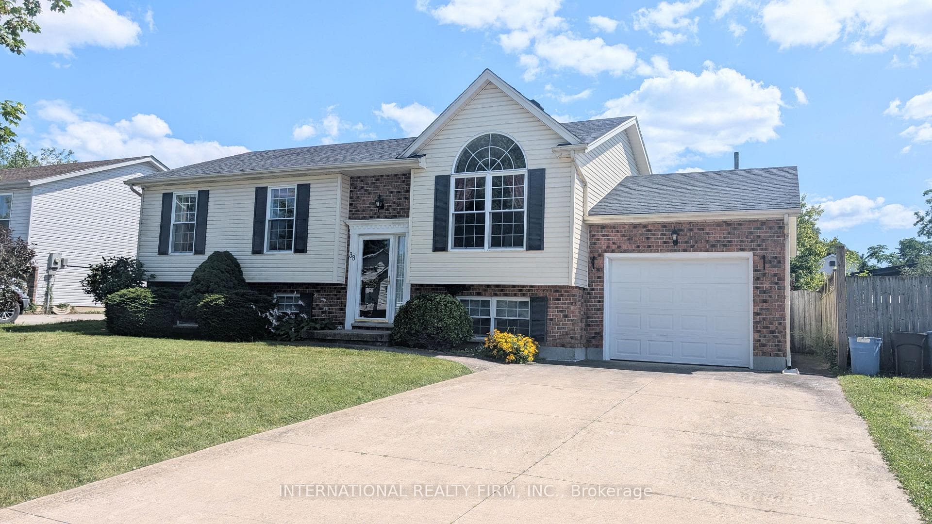 38 Windle Village Crescent