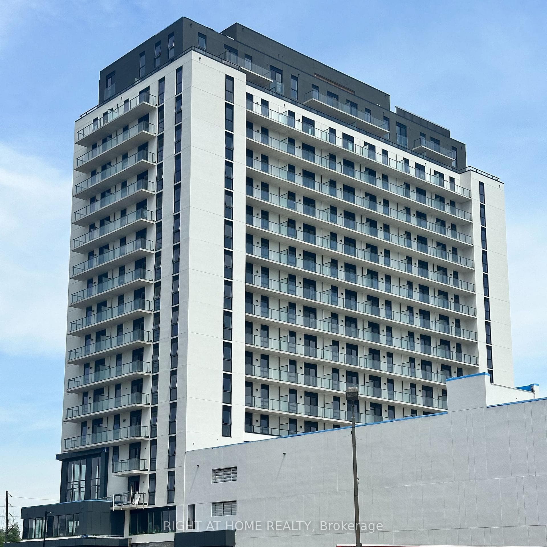 33 Erie Avenue Unit 811