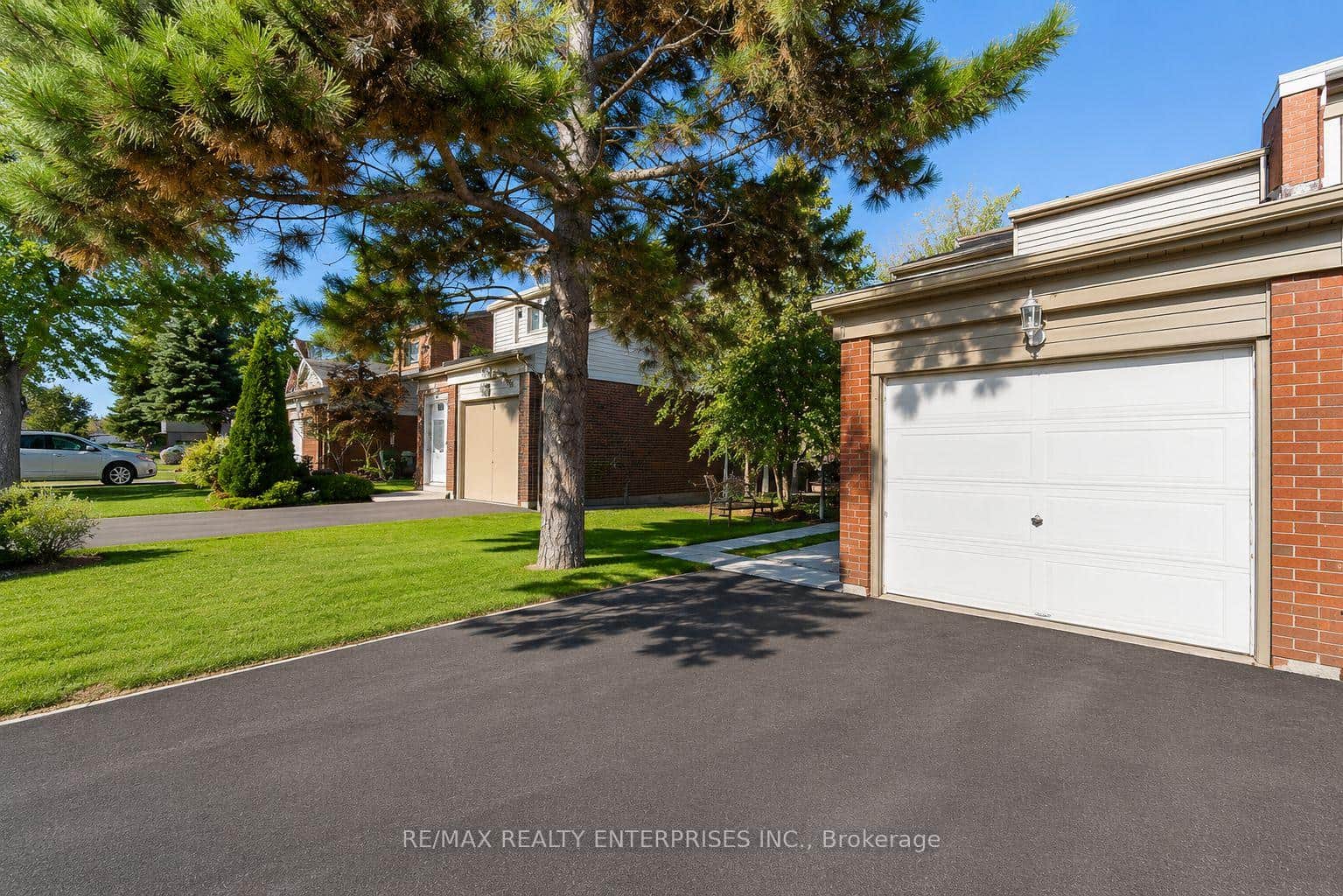 3446 Ash Row Crescent