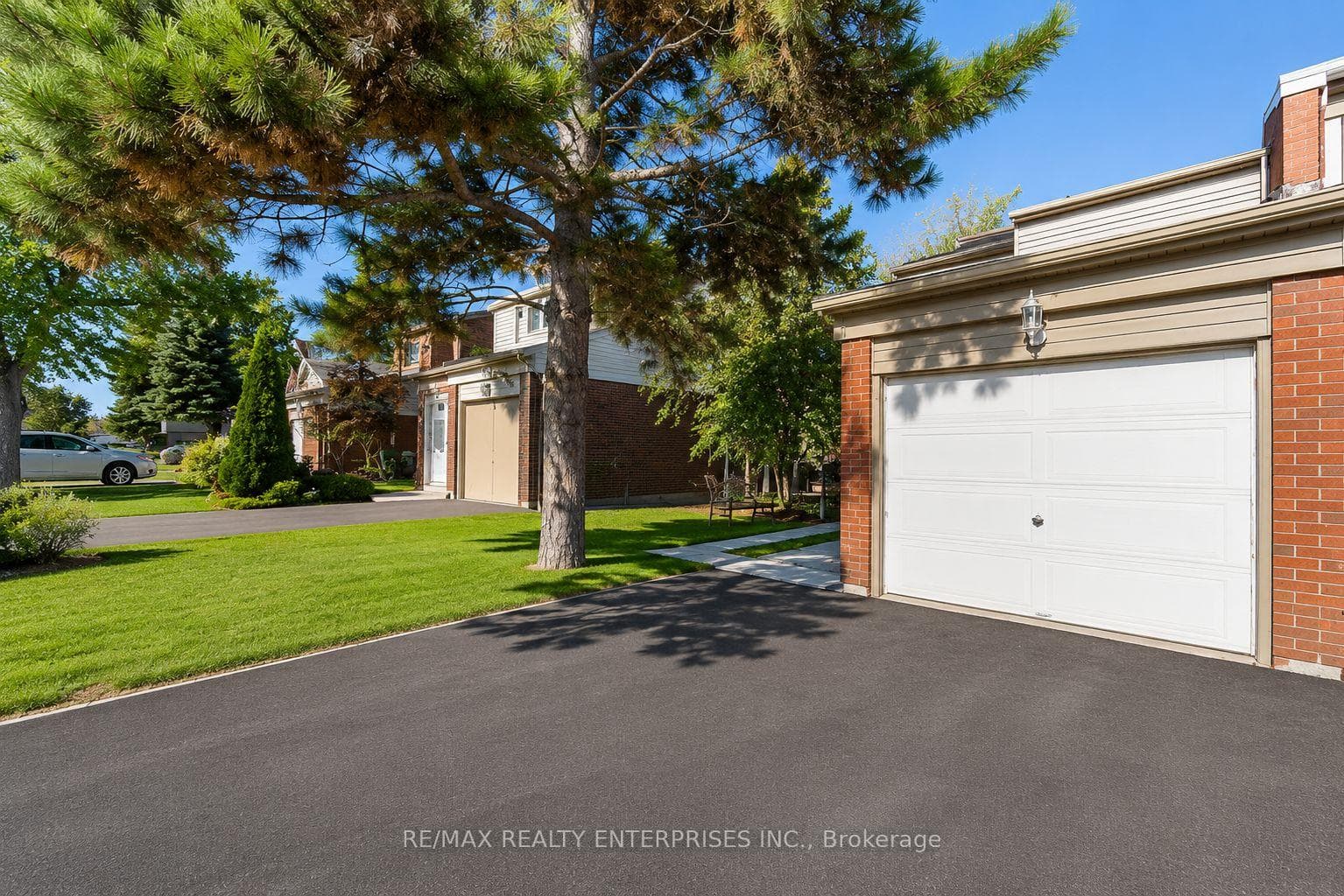 3446 Ash Row Crescent