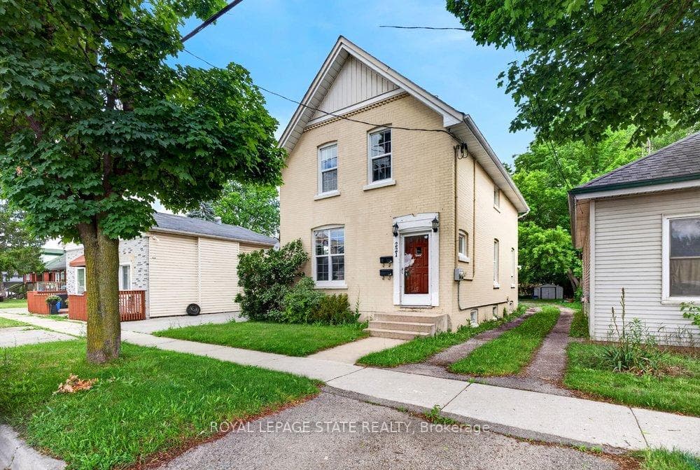 221 Grand River Avenue