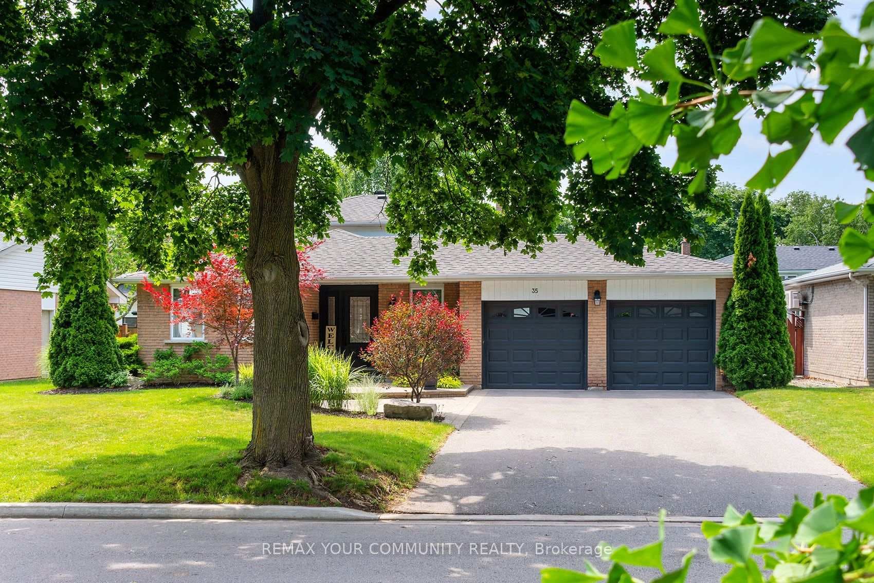 35 John Dexter Place