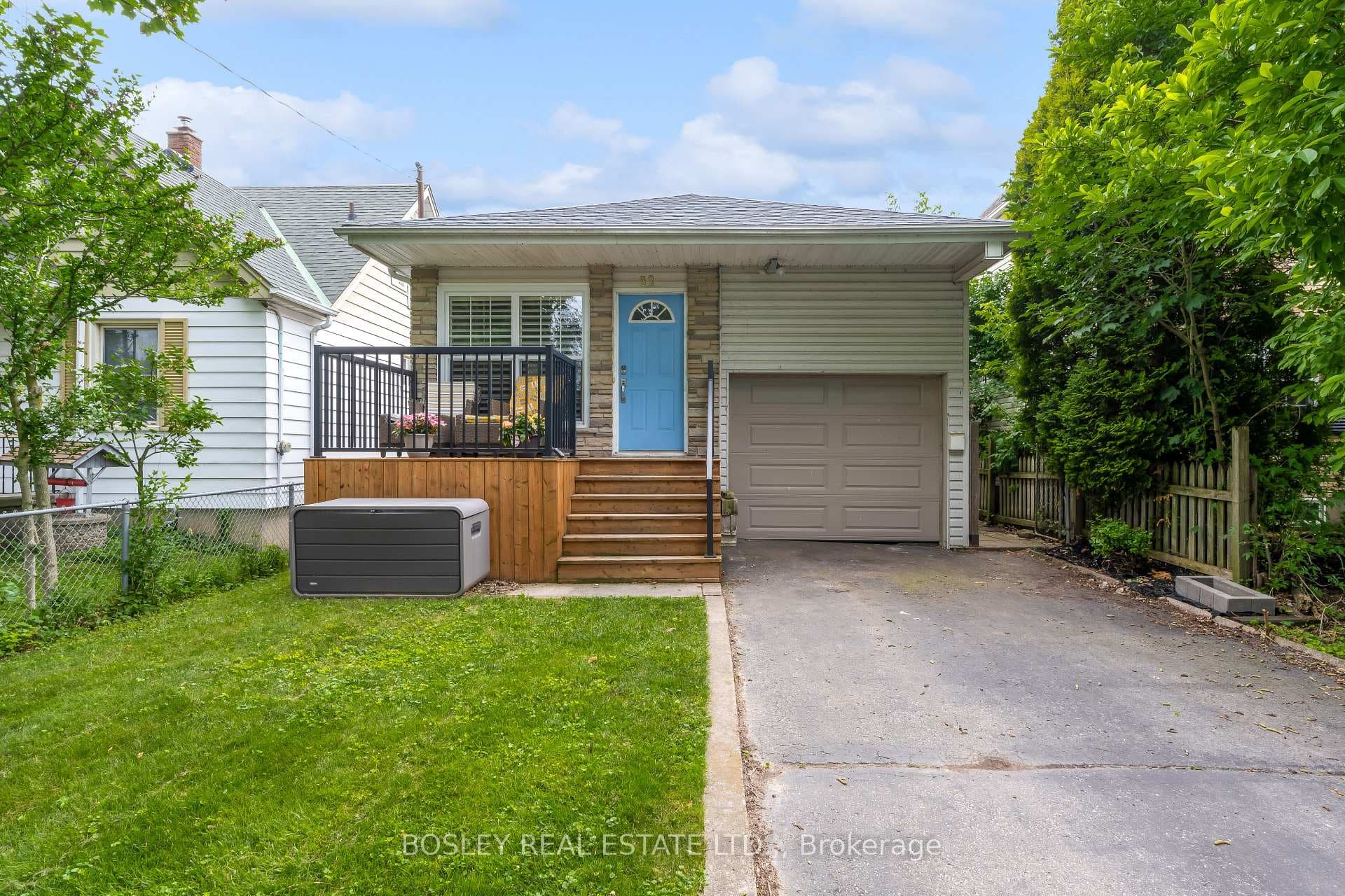 32 Grandview Drive