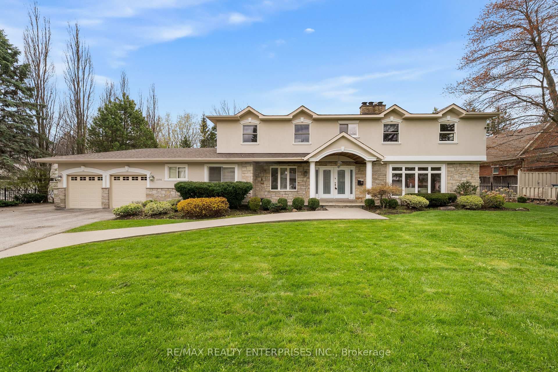 2154 Oneida Crescent