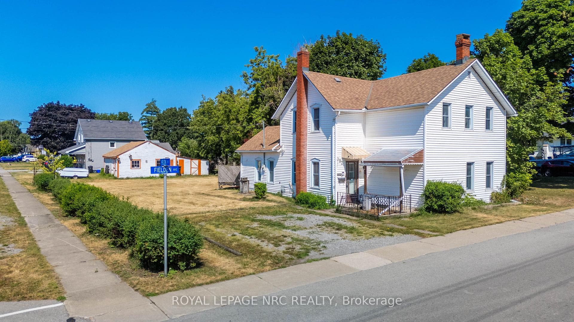 592 Fielden Avenue