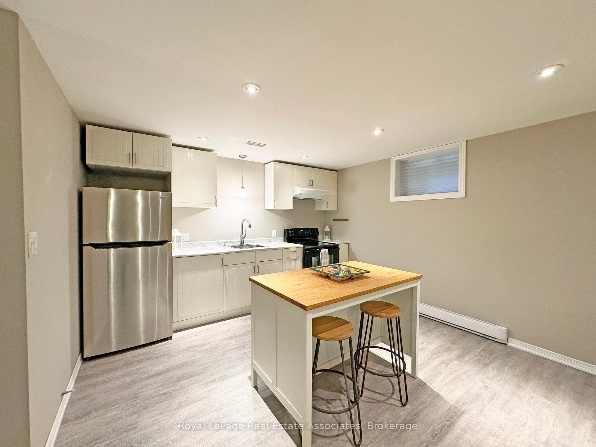 3383 (Lower) Tisdale Road