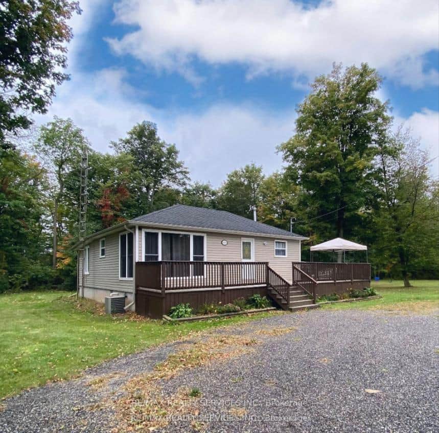 4870 mapleview Crescent