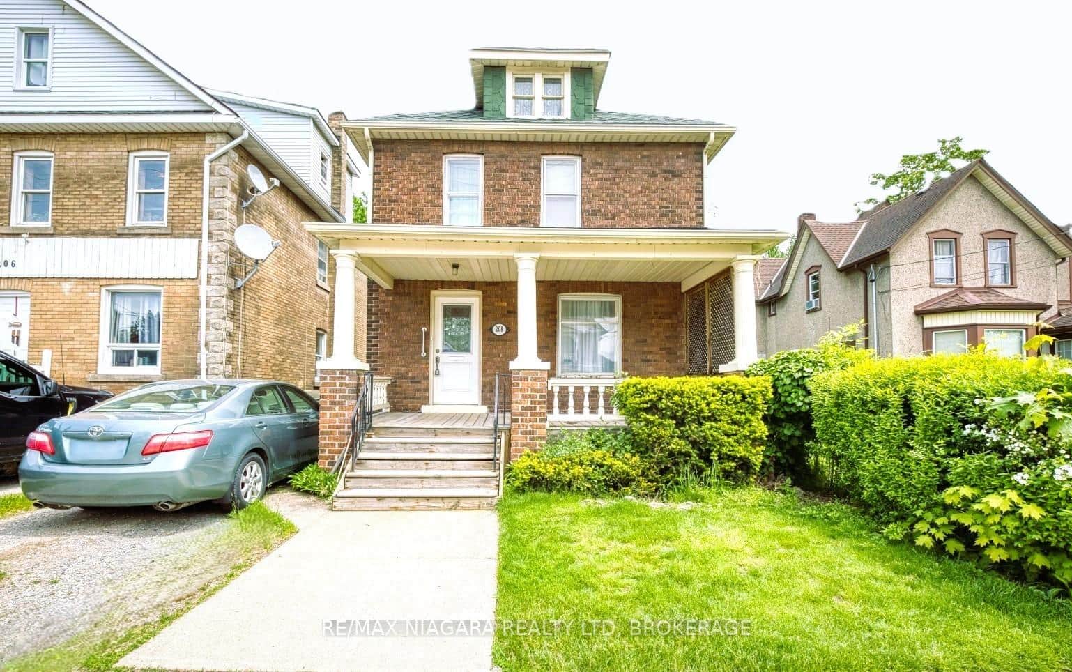 208 Hellems Avenue
