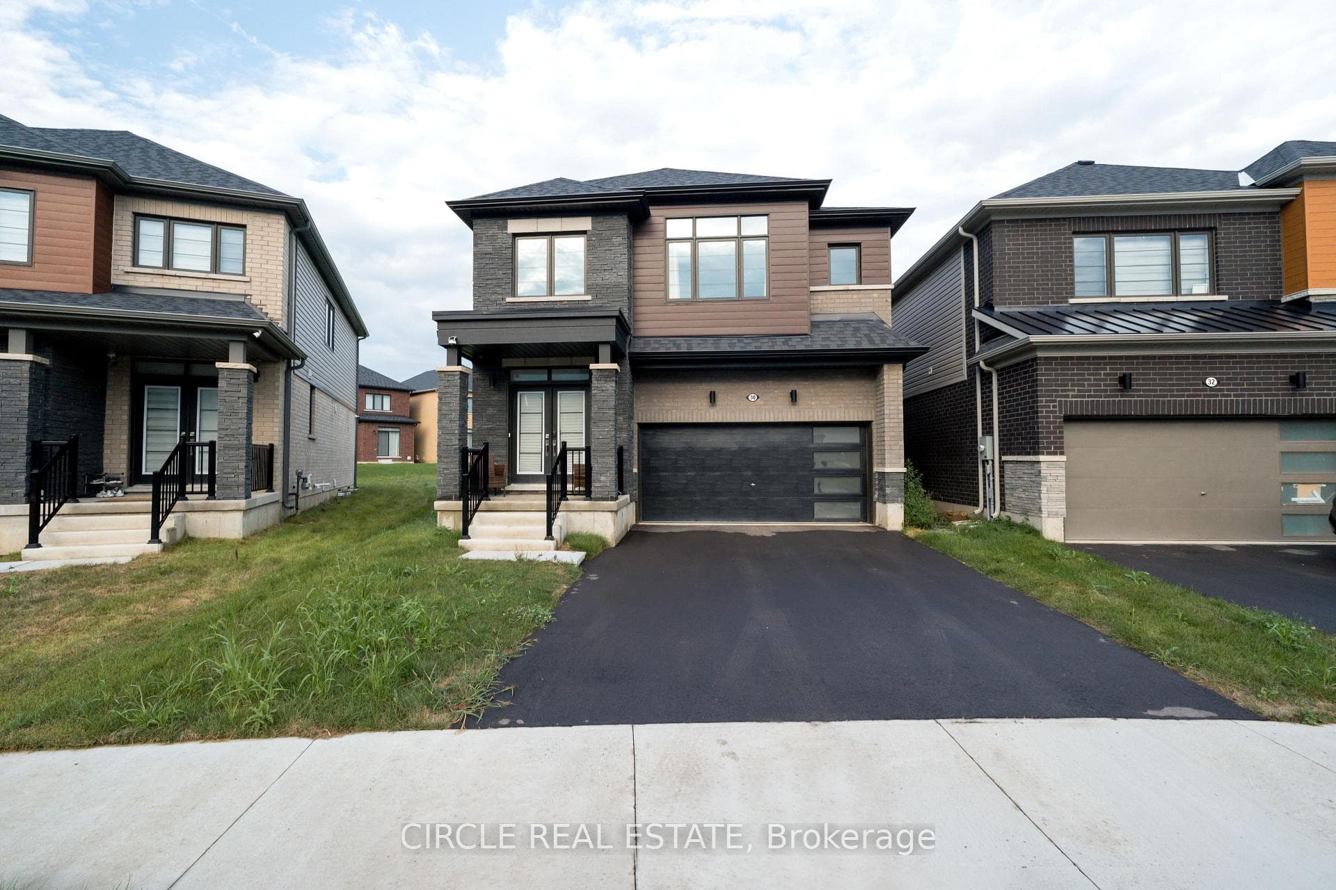 30 Heritage Way