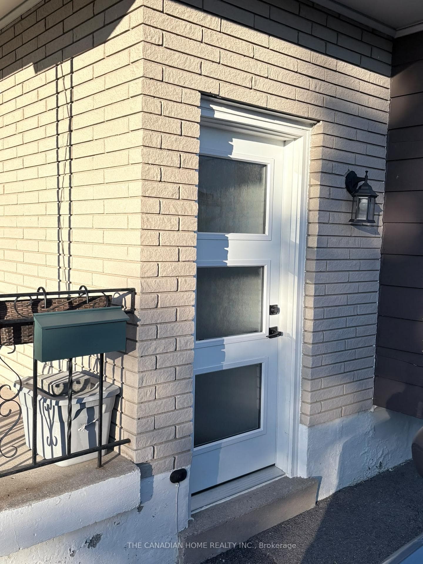 63 Champlain Avenue Unit 2