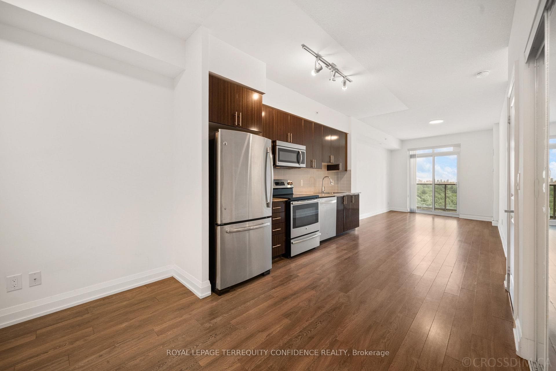 7161 Yonge Street Unit 727